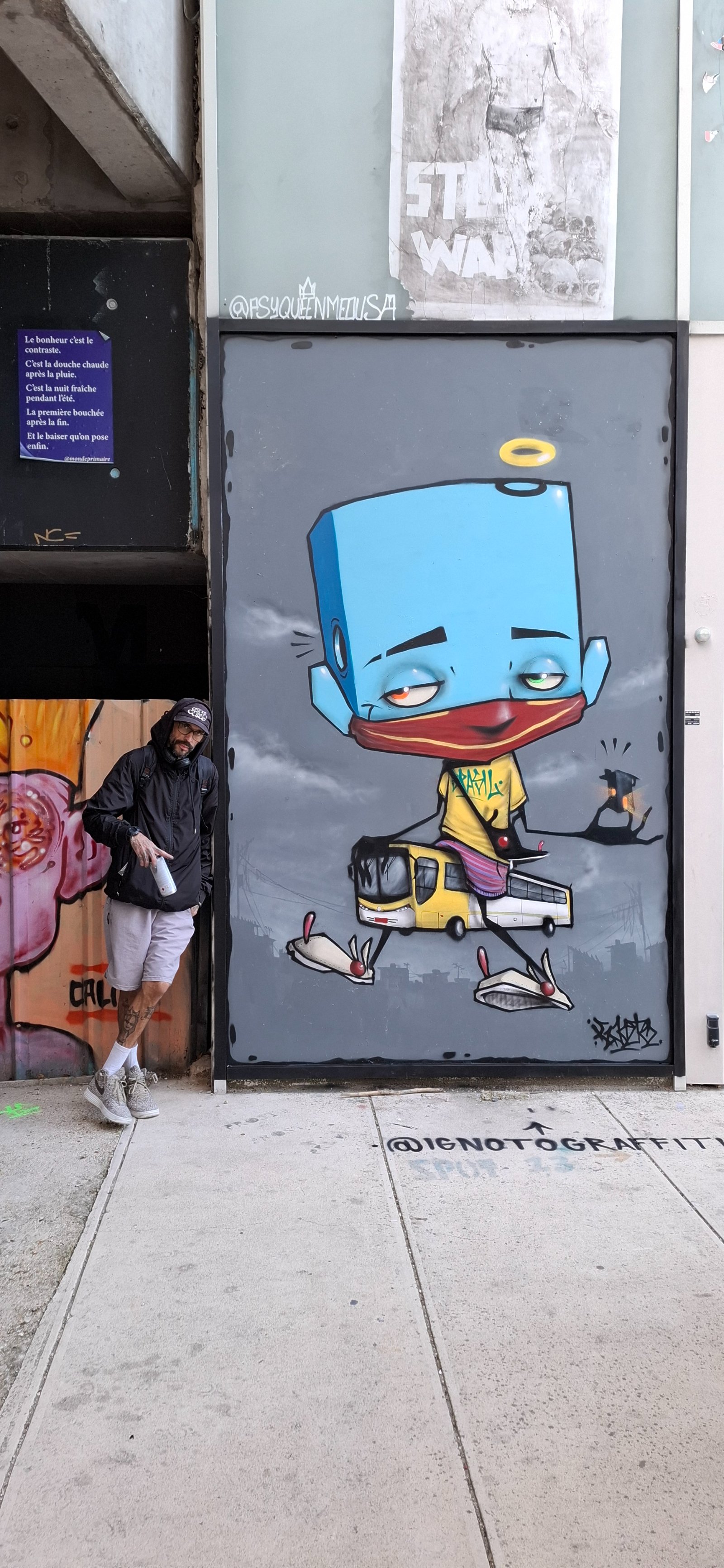 Azulão pelas ruas de Paris  "Spot13" 