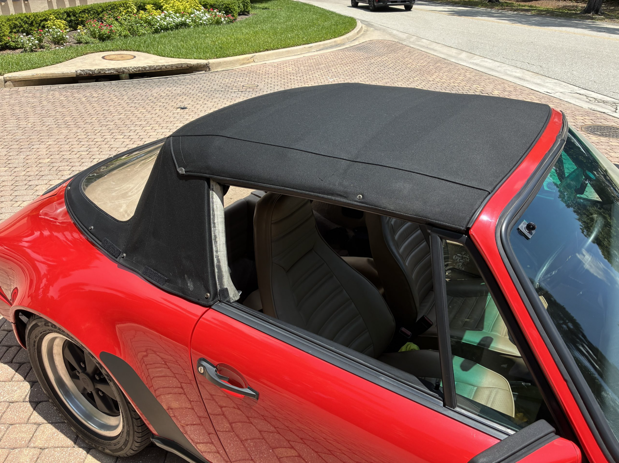 1983 Porsche 911 SC Cabriolet — foto de capa do projeto