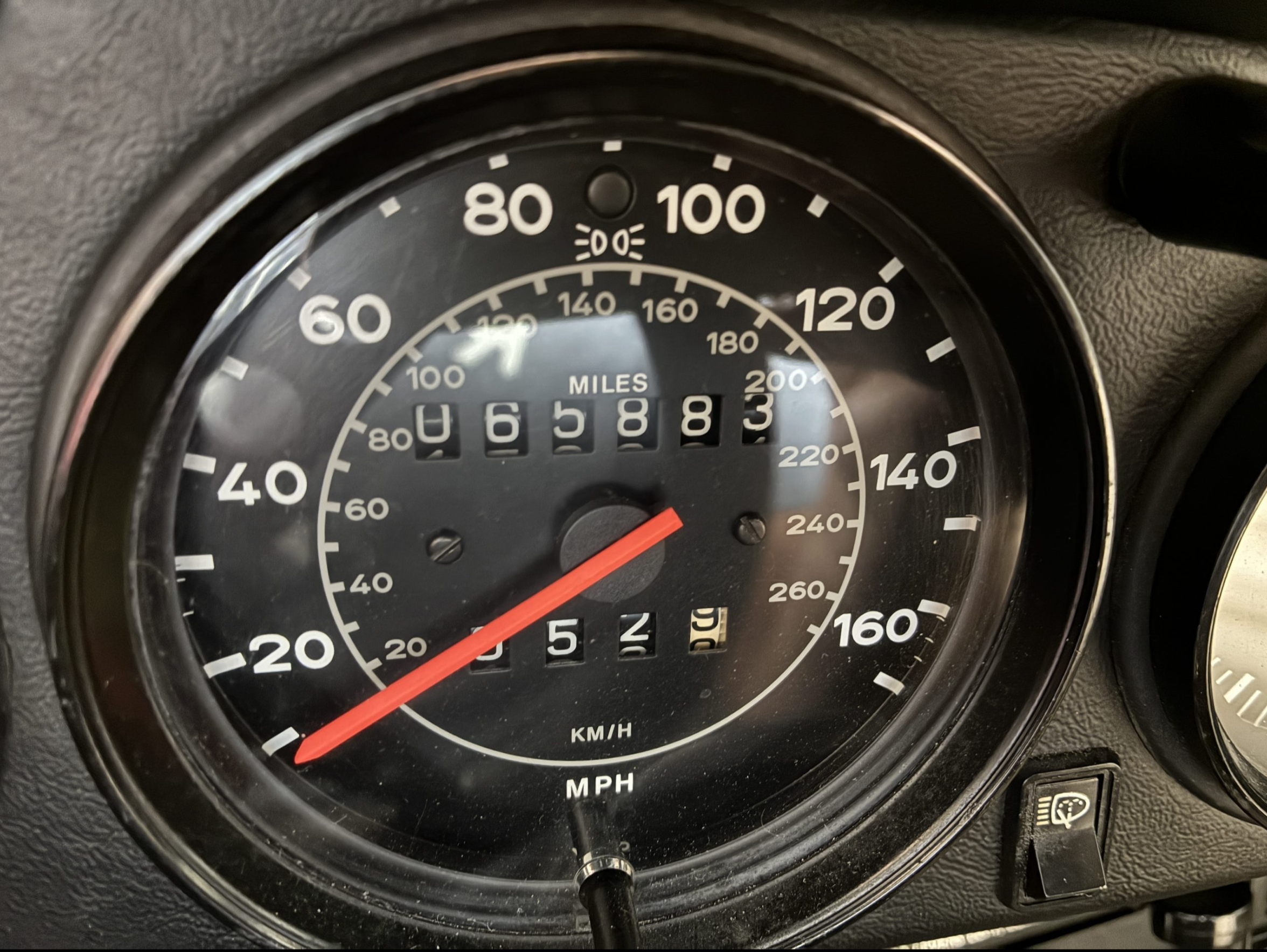 Hodômetro — 65.883 milhas